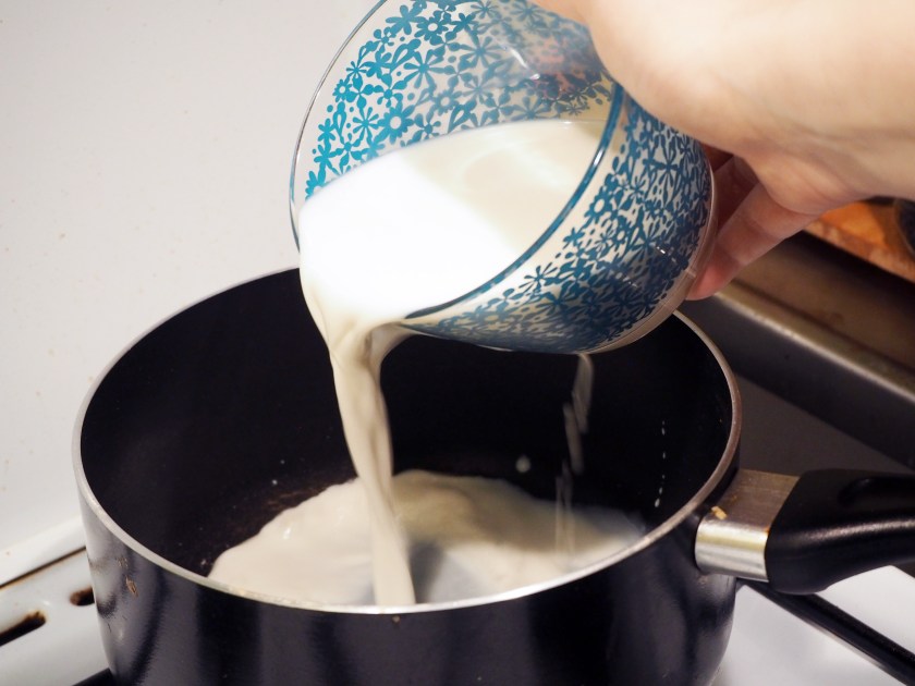 Cake with yeast dough