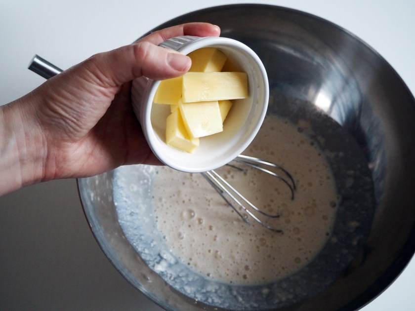 Cake with yeast dough