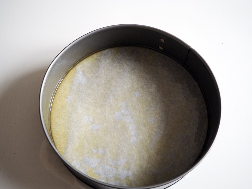 Cake with yeast dough