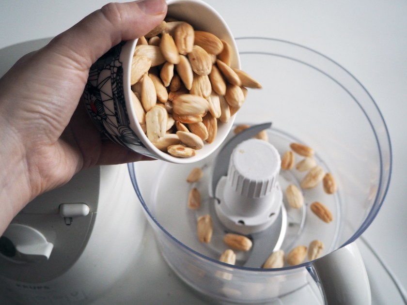 Cold Almond And Garlic Soup