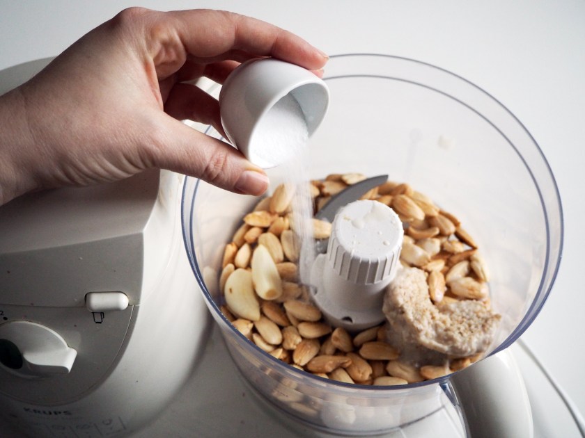 Cold Almond And Garlic Soup