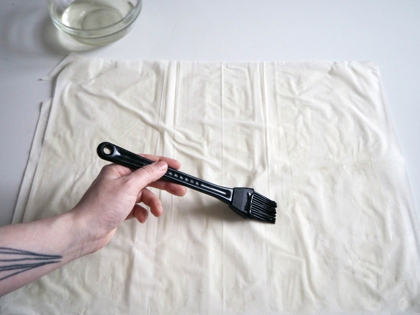 Phyllo rolls with spicy meat filling